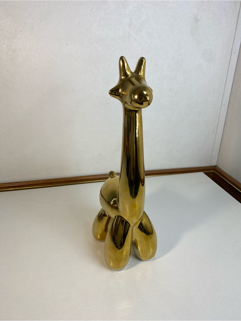 Porcelain Gold Giraffe Balloon Animal
